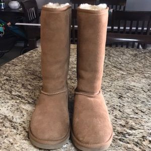 Tan Ugg boots